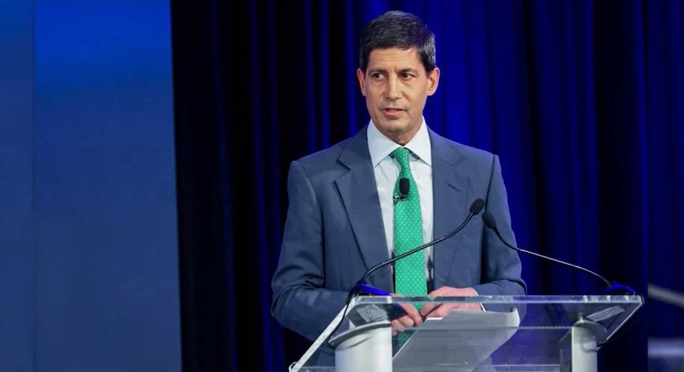 Kevin Warsh Faces First Test as Chairman