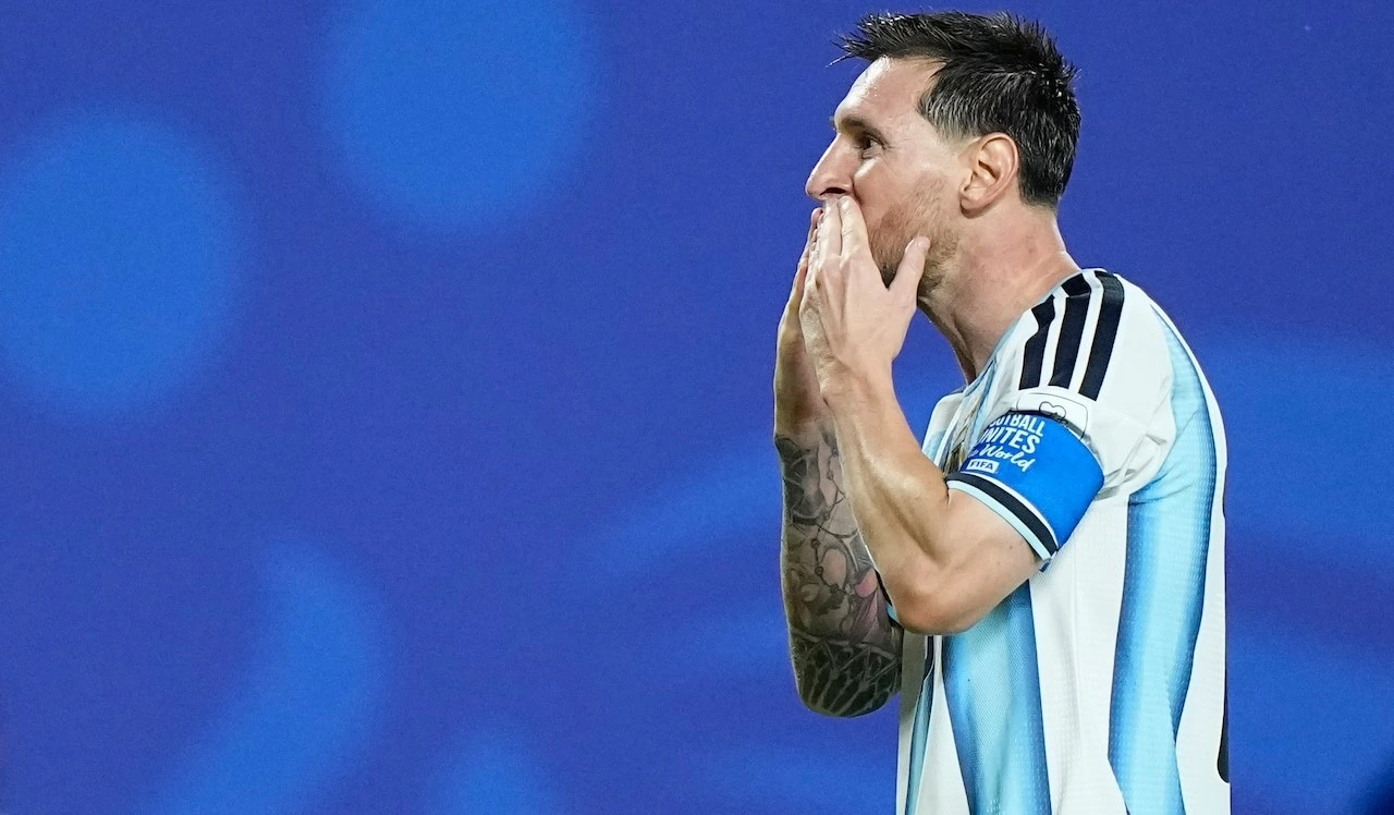 Lionel Messi Scores a Hat Trick