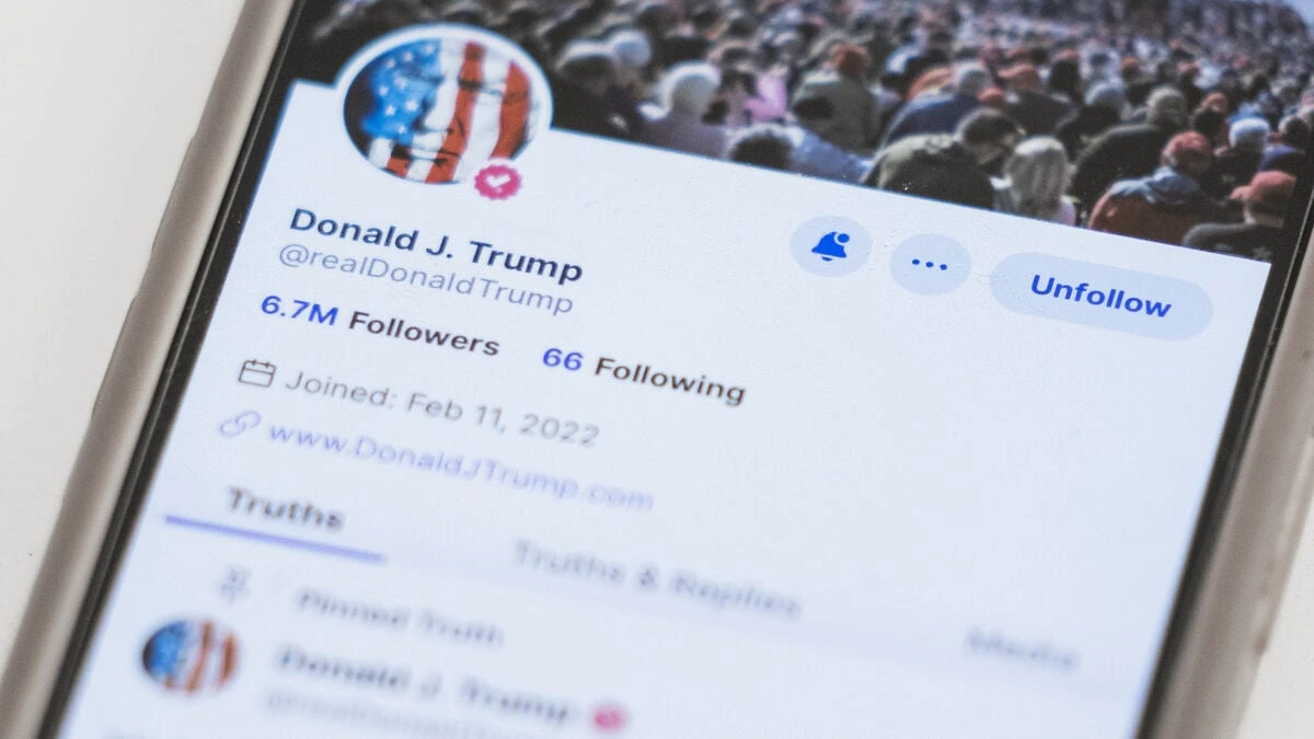 Trump Faces Lawsuit Over $100,000 Truth Social Service That Offers Early Access to Posts